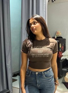 Safiya - puta in Kalyan Photo 1 of 2