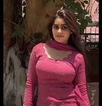 Safiya - puta in Visakhapatnam