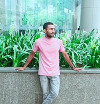 Safran - Acompañantes masculino in Colombo