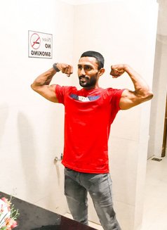 Safran - Acompañantes masculino in Colombo Photo 3 of 5