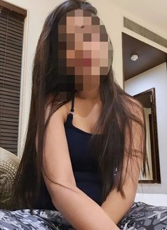 Nidhi ( Cam Show & Real Meet) 🤍 24 - puta in Bangalore Photo 1 of 4