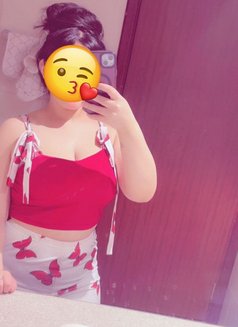 Sahar - puta in Ajmān Photo 1 of 2