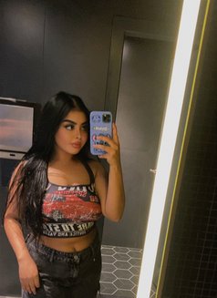 Sahar - puta in Dubai Photo 2 of 3