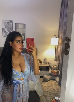 Sahar - puta in Dubai Photo 4 of 7