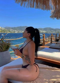 Sahar - escort in Al Manama Photo 3 of 4