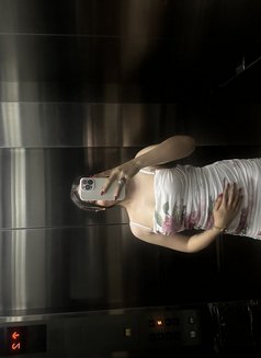 Saharrrr - puta in Muscat Photo 2 of 3