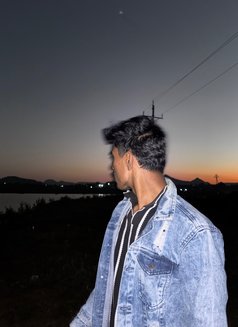 Top G - Intérprete masculino de adultos in Nashik Photo 3 of 3