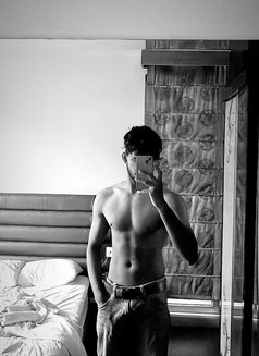 Sahildabb - Male escort in Kolkata Photo 4 of 5