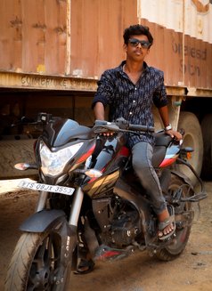 Sai Kiran - Acompañantes masculino in Hyderabad Photo 1 of 2