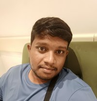 Robin - Male adult performer in Candolim, Goa