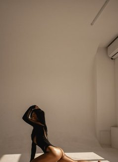 Saida - puta in Dubai Photo 4 of 9