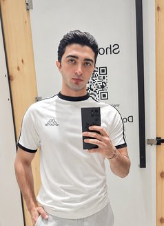 Saif - Acompañantes masculino in Abu Dhabi Photo 3 of 6
