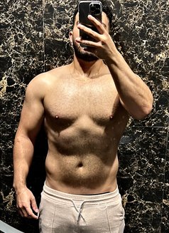 Saif - masseur in Dubai Photo 1 of 4