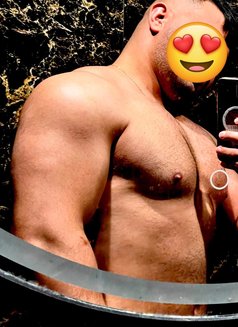 Saif - masseur in Dubai Photo 2 of 4