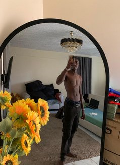 Saint - Acompañantes masculino in Nairobi Photo 2 of 2