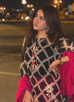Saira Dxb - puta in Dubai Photo 2 of 5