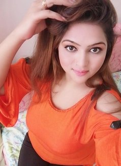 Saira Khan Incall and Outcall - puta in Muscat Photo 1 of 3