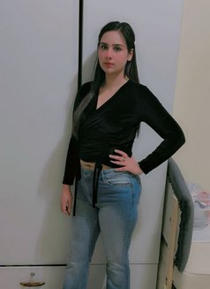 Saisha - puta in Dubai Photo 2 of 3