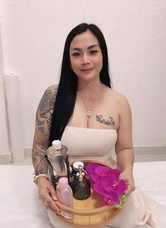 Saiya Thai massage professional - puta in Muscat Photo 1 of 4