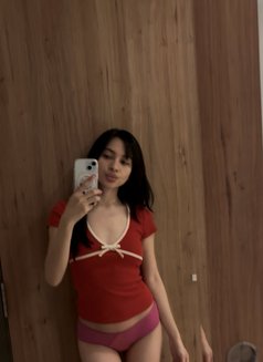 Saj - escort in Singapore Photo 10 of 10