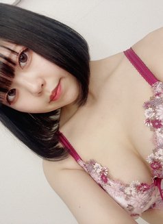 Saki - escort in Tokyo Photo 2 of 5