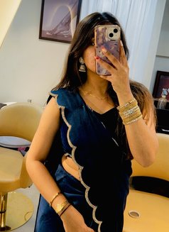 Sakshi Bj Expert - puta in Dubai Photo 2 of 7