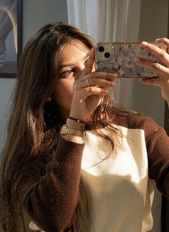 Sakshi Bj Expert - puta in Dubai Photo 4 of 7