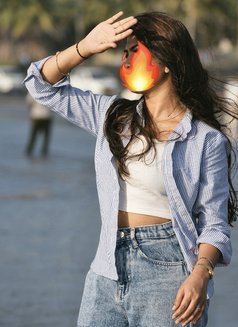 Sakshi Bj Expert - puta in Dubai Photo 5 of 7