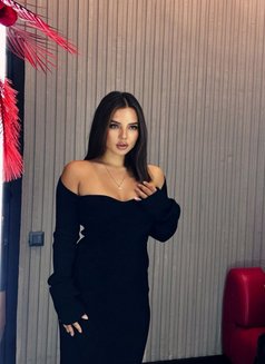 Sakshi 🥰 - escort in Kochi Photo 4 of 5