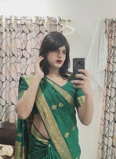 Sakshi - Transsexual escort in Mumbai Photo 12 of 14