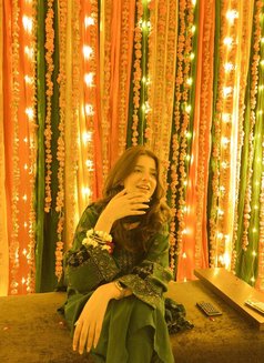 Sakshi - escort in Kochi Photo 4 of 6