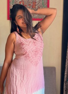 Sakshi - escort in Mumbai Photo 2 of 3