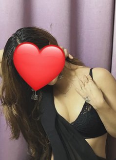 Sakshi - puta in New Delhi Photo 2 of 3