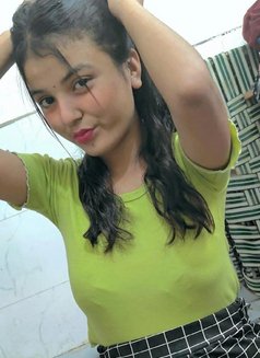 Sakshi - puta in New Delhi Photo 2 of 4