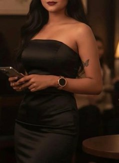 Sakshi - puta in New Delhi Photo 3 of 4