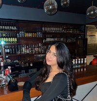 Sakshi - puta in Ahmedabad
