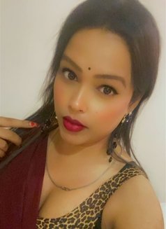 Sakshi - Transsexual escort in New Delhi Photo 19 of 19