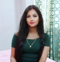 Sakshi Queen - Masajista in Hyderabad