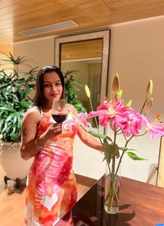 Sakshi Real Meet & Cam Show - escort in Mumbai Photo 1 of 3