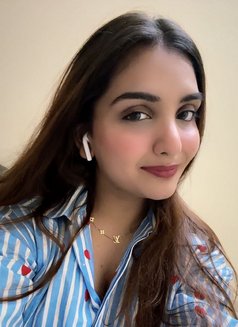 Sakshi Sharma - puta in Gurgaon Photo 9 of 11