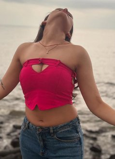 Sakshi Singh - escort in Hyderabad Photo 3 of 6