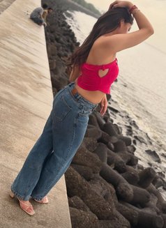 Sakshi Singh - escort in Hyderabad Photo 4 of 6