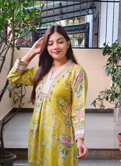 Sakshi Singh - puta in Margao Photo 1 of 1