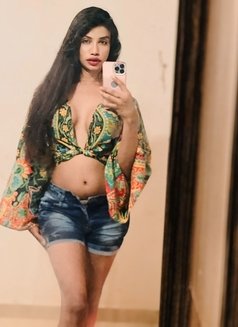 Saleena - Transsexual escort in Pune Photo 5 of 9