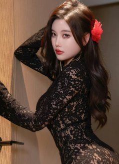 Sali - escort in Shenzhen Photo 4 of 6