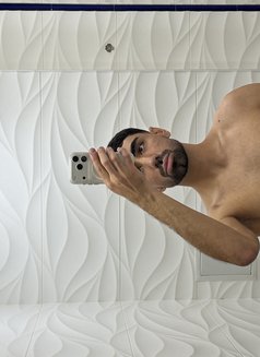 Salikh - Acompañantes masculino in Doha Photo 2 of 4