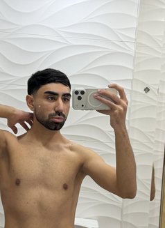 Salikh - Acompañantes masculino in Doha Photo 3 of 4