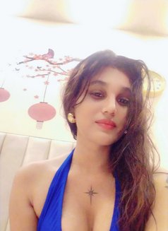 Salin - Transsexual escort in New Delhi Photo 7 of 15