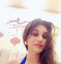 Salin - Transsexual escort in New Delhi
