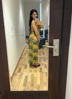 Salin - Transsexual escort in New Delhi Photo 13 of 16